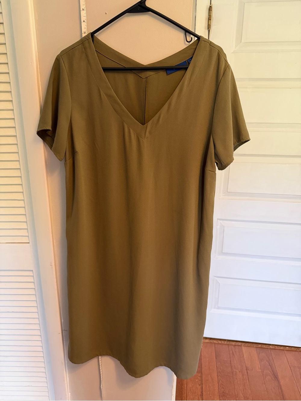 Apt. 9 Olive V-Neck Short Sleeve Midi Dress